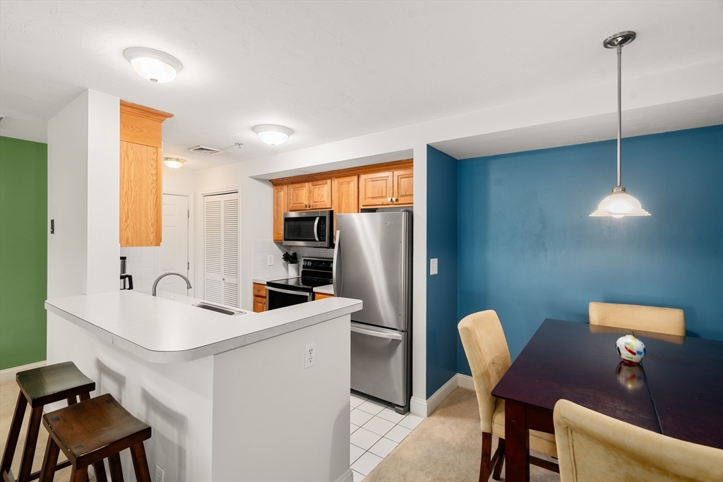 717 Washington St # F Property Photo 3