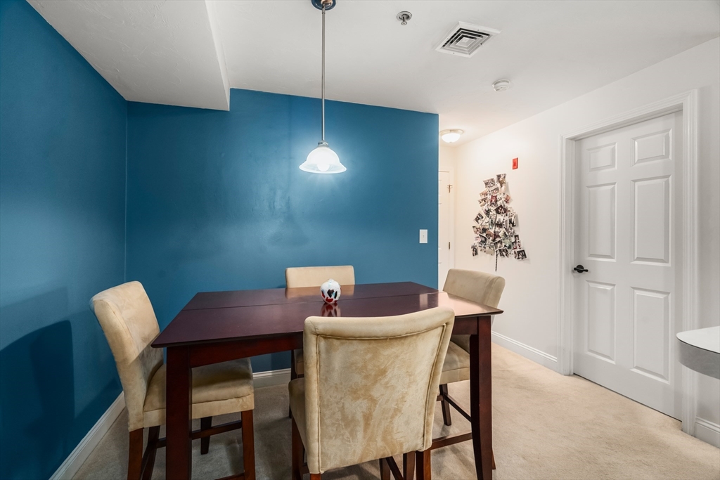 717 Washington St # F Property Photo 7