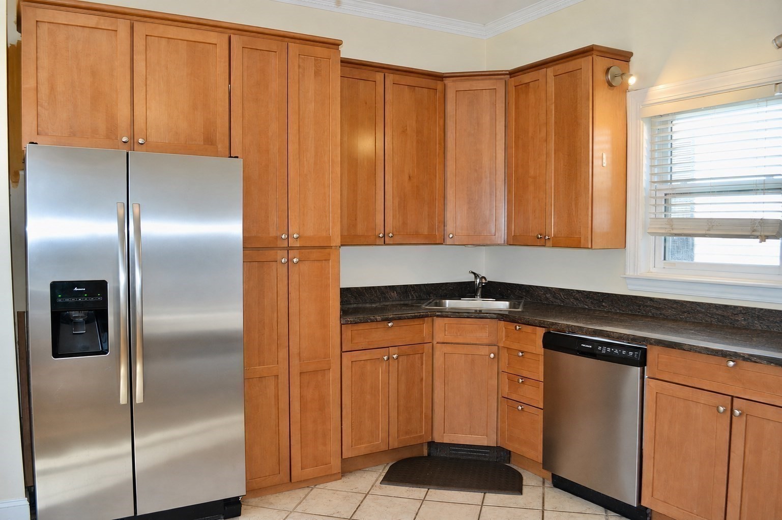 13 Howe St Property Photo 5