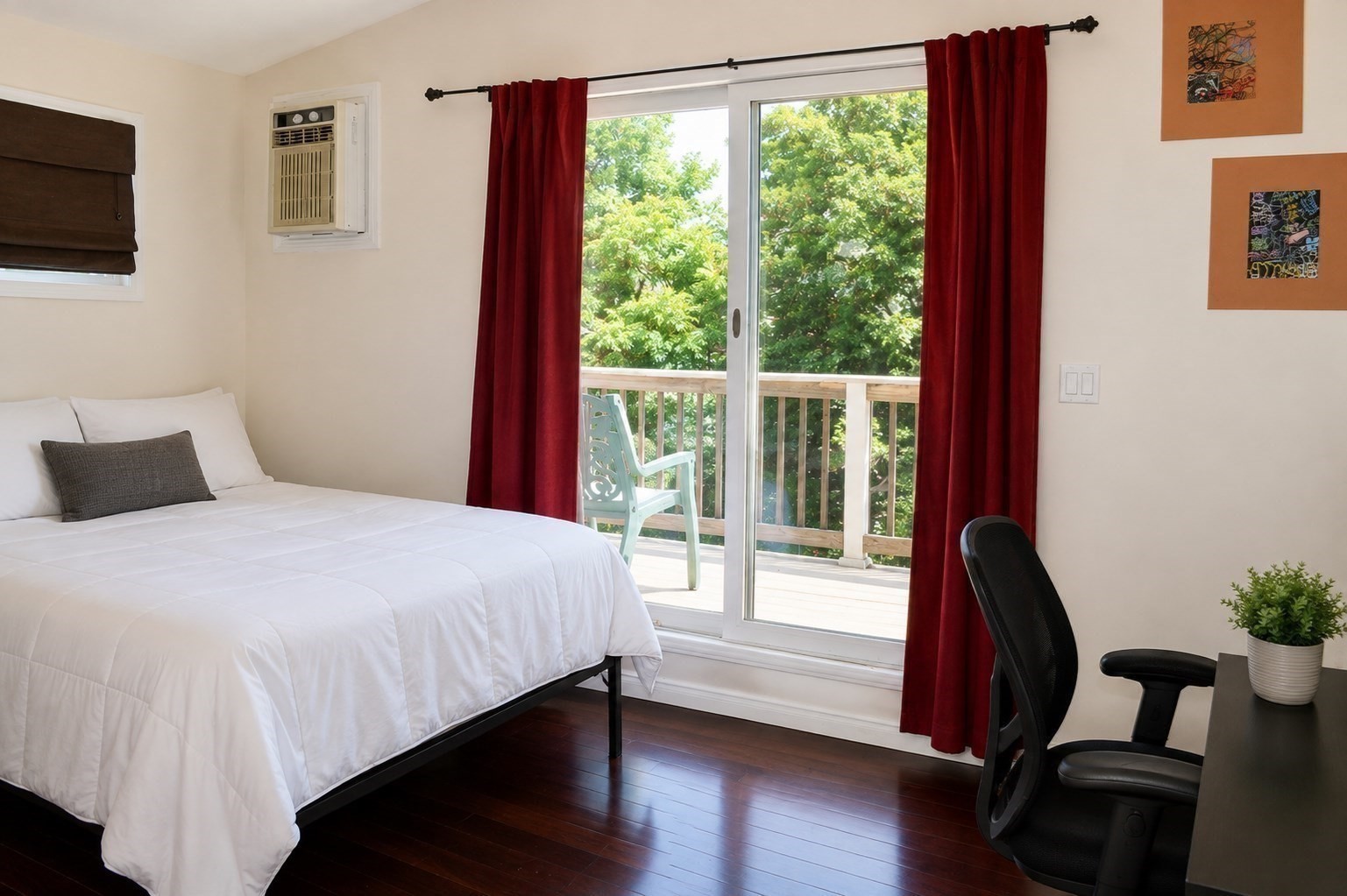13 Howe St Property Photo 11