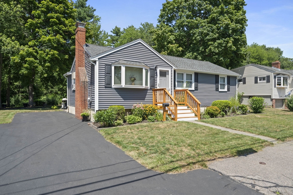 38 Roseen Rd Property Photo 1