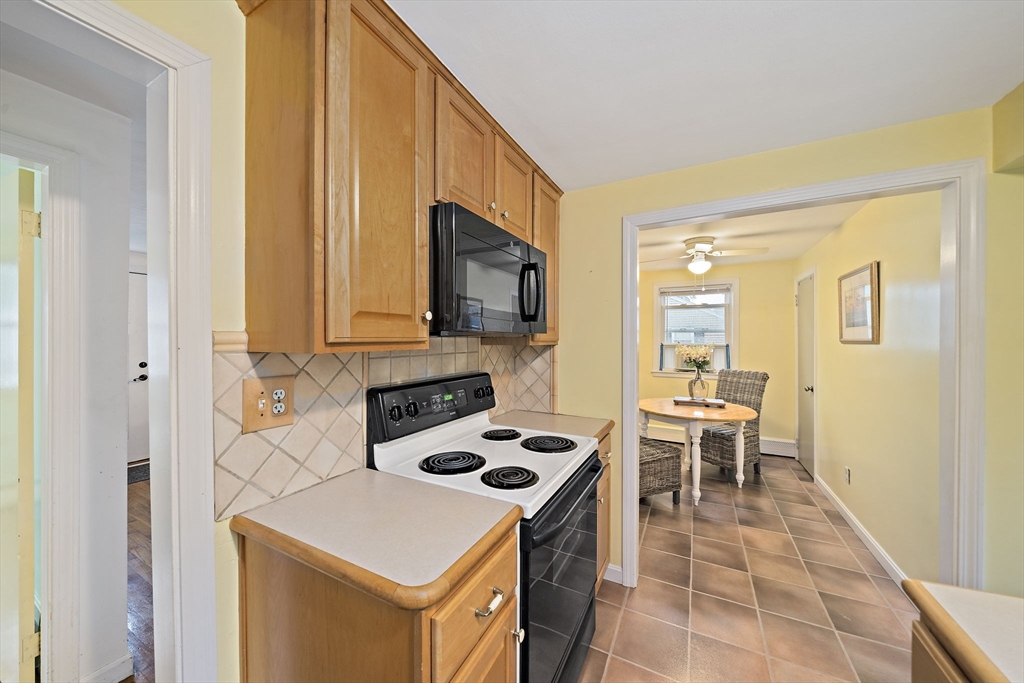 38 Roseen Rd Property Photo 7