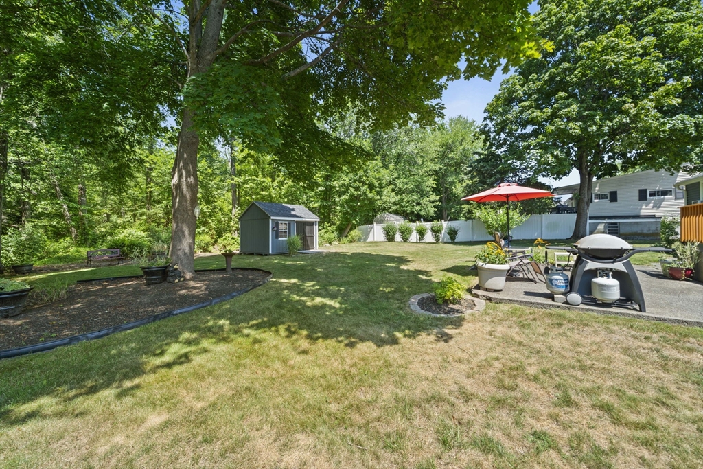 38 Roseen Rd Property Photo 23