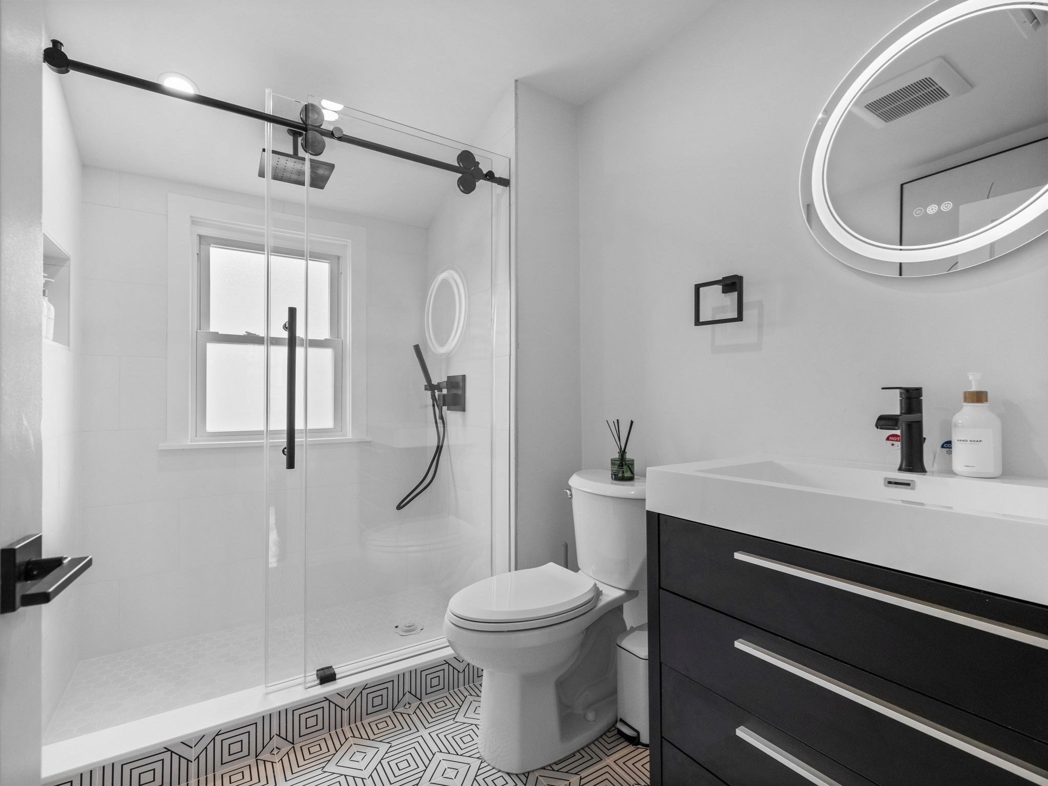7 Dickson # 2 Property Photo 10
