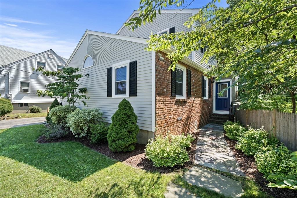 5 Macarthur Circle Property Photo 1