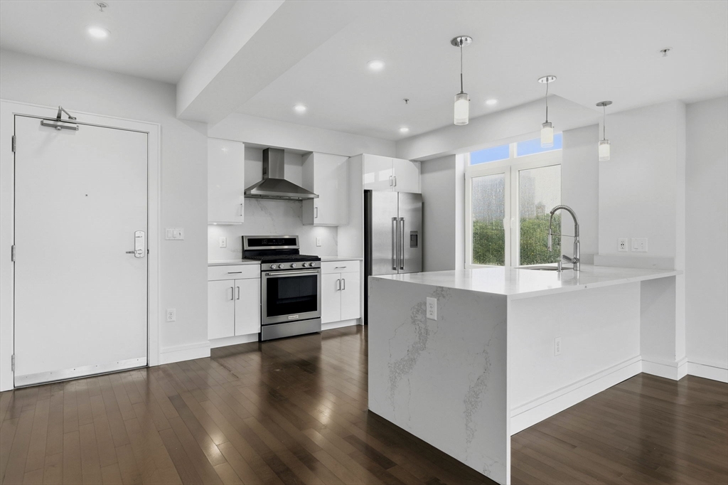 262 Monsignor O'brien Highway # 605 Property Photo 1