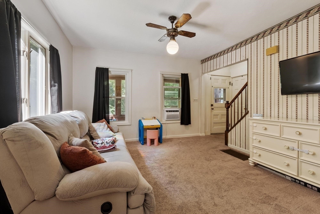 2 Williams Street Property Photo 4