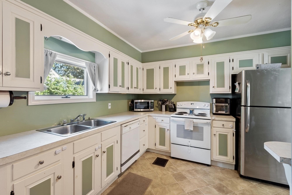 2 Williams Street Property Photo 10