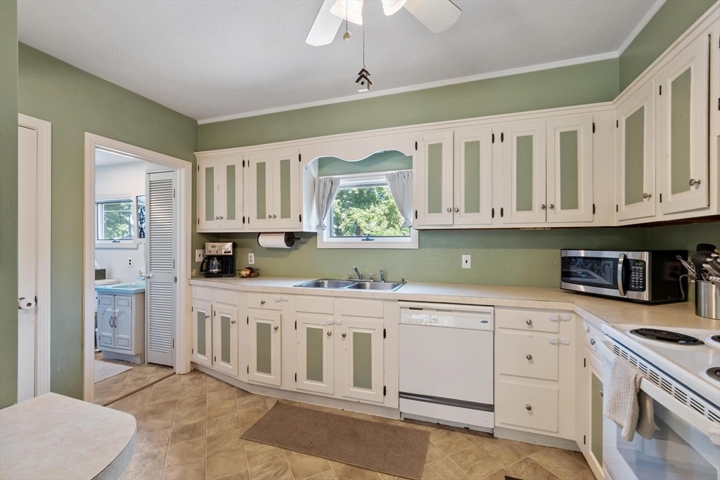 2 Williams Street Property Photo 11