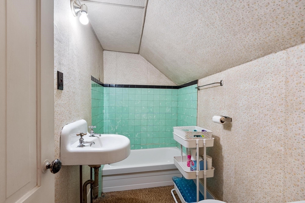 2 Williams Street Property Photo 19