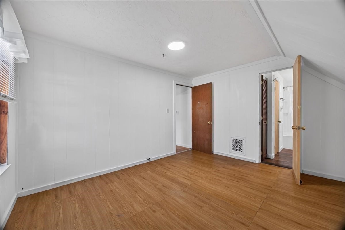 171 Bartlett St Property Photo 16