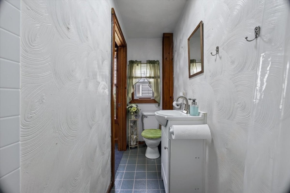 171 Bartlett St Property Photo 20