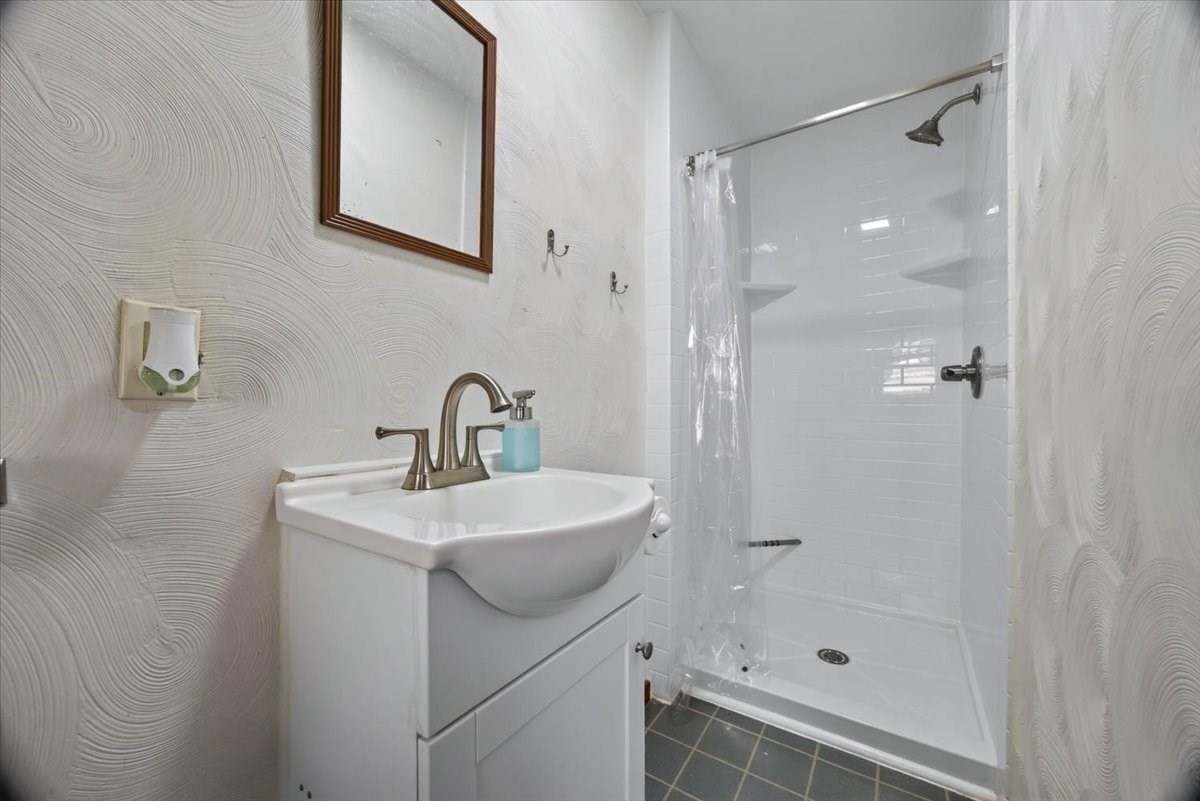171 Bartlett St Property Photo 21