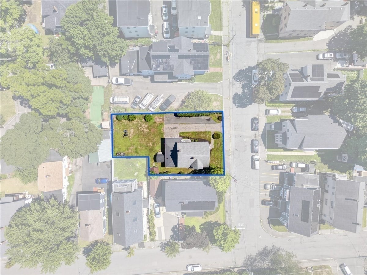 171 Bartlett St Property Photo 31