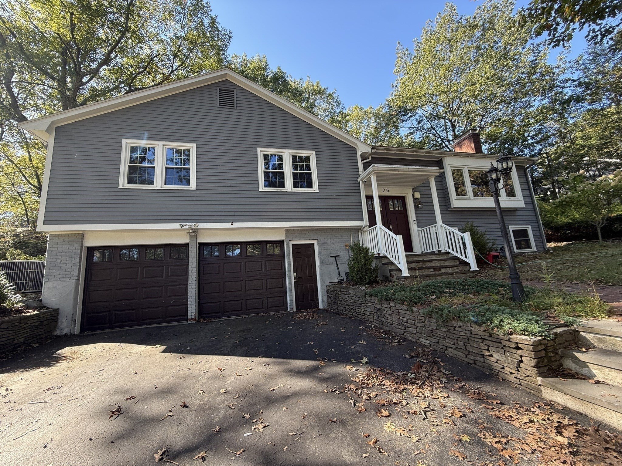 25 Berkshire Dr Property Photo 1