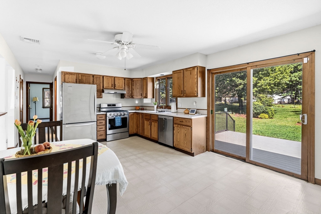 65 Plain St Property Photo 15