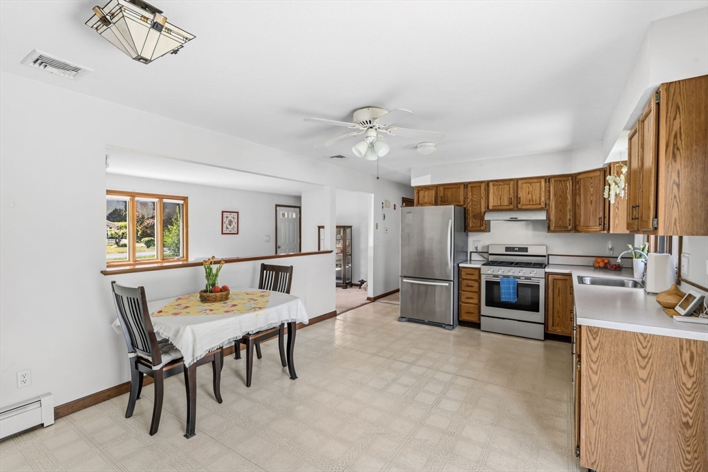 65 Plain St Property Photo 16