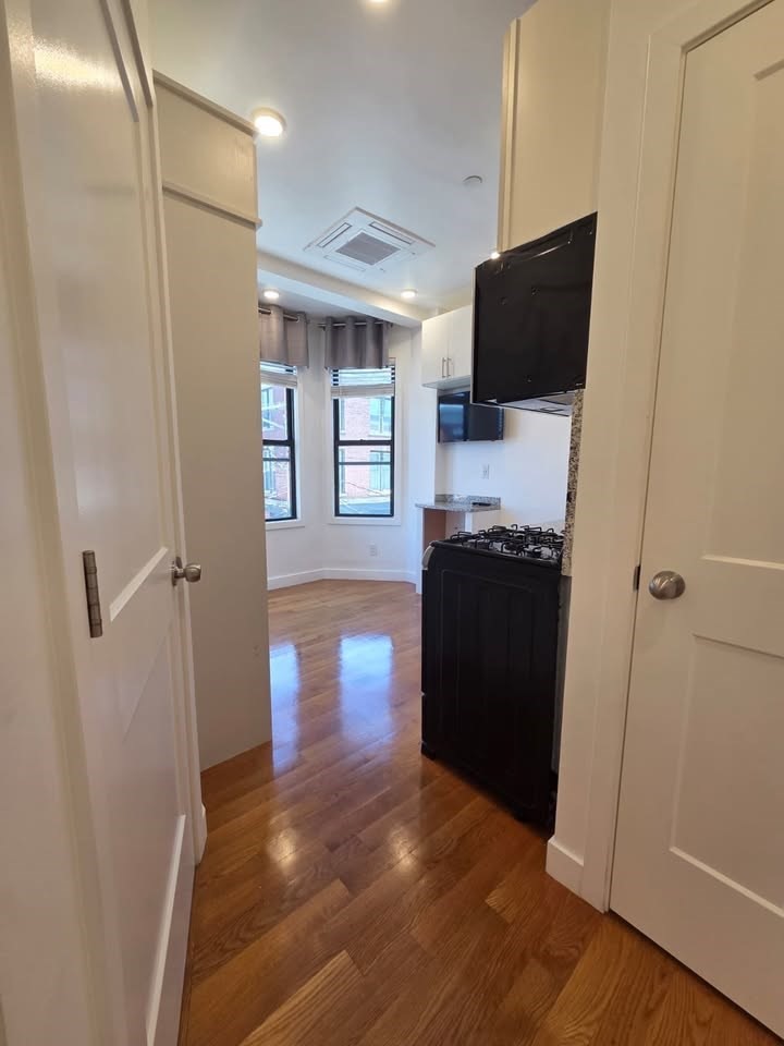 16 Fifth St # 11 Property Photo 5