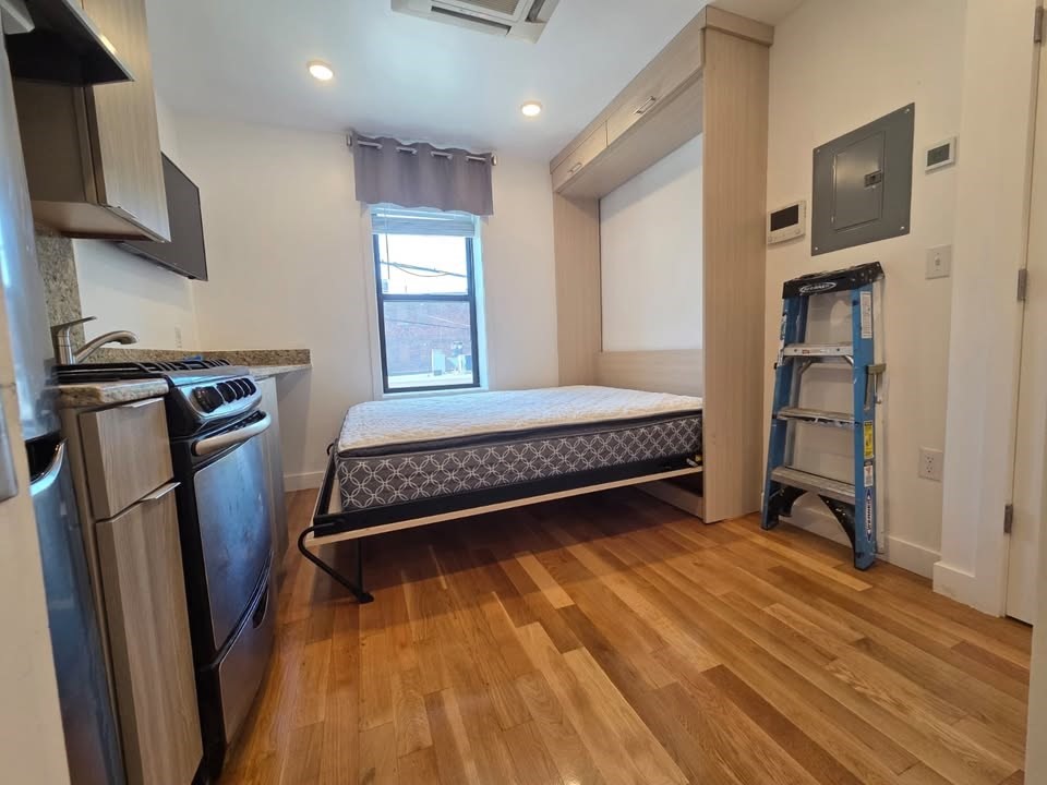 21 Fifth St # 15 Property Photo 2