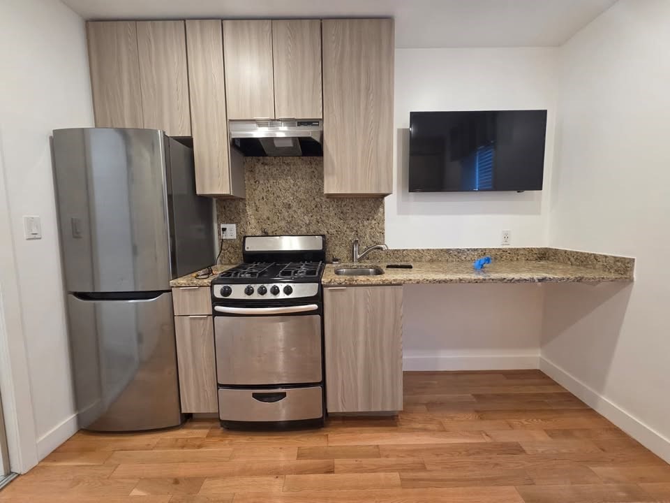 21 Fifth St # 15 Property Photo 5