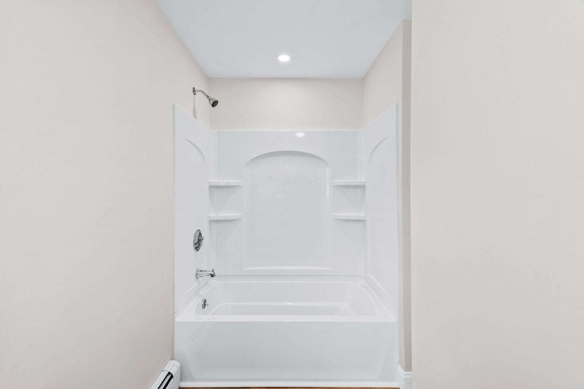 90 W Carpenter St Property Photo 18