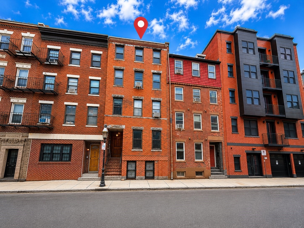 206 Endicott St # 3
