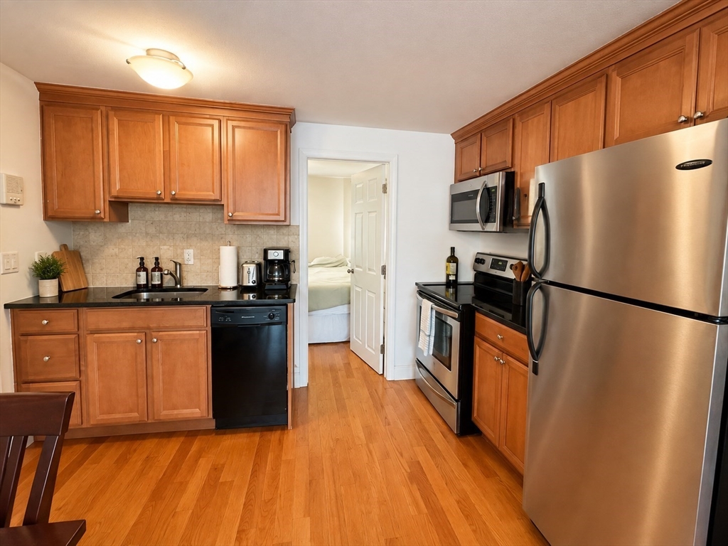 206 Endicott St # 3 Property Photo 4