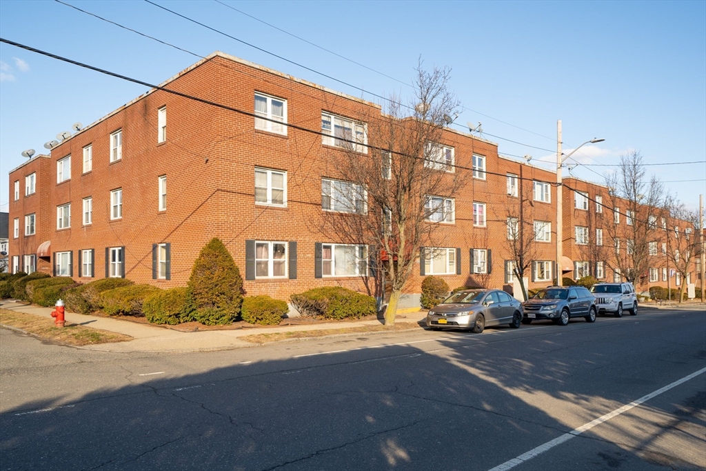 949 Hampden Street # 3A Property Photo 1