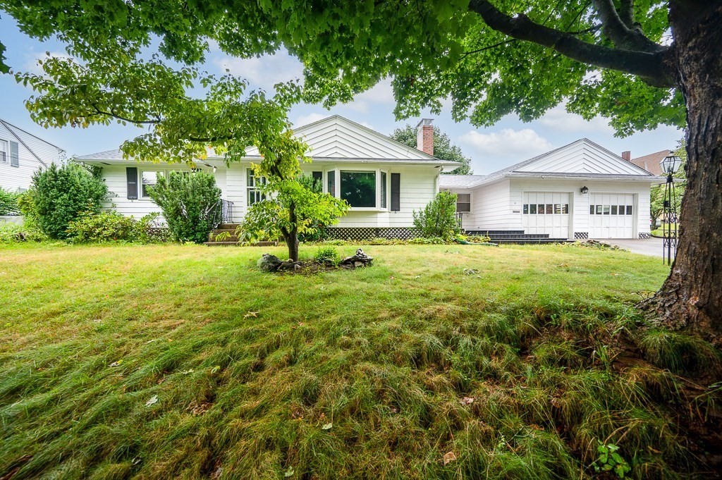 11 Lyndale Rd Property Photo 2