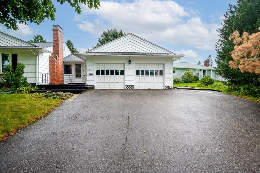 11 Lyndale Rd Property Photo 4