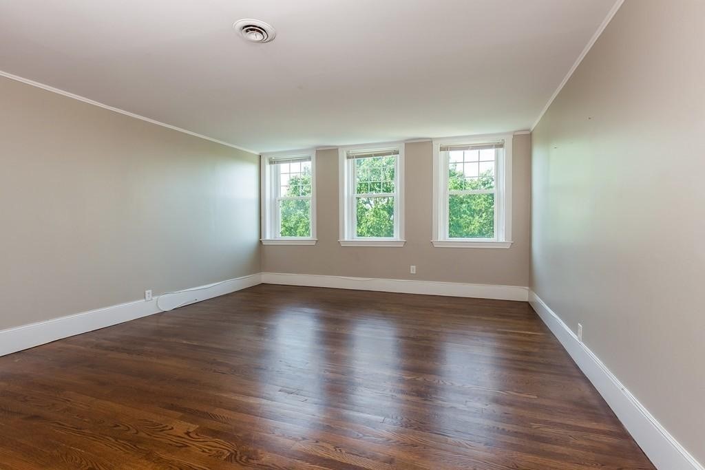 394 Riverway # 12 Property Photo 3