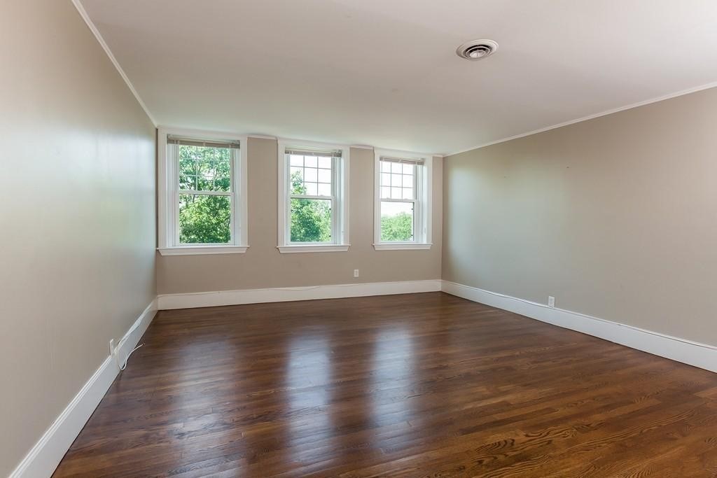 394 Riverway # 12 Property Photo 4