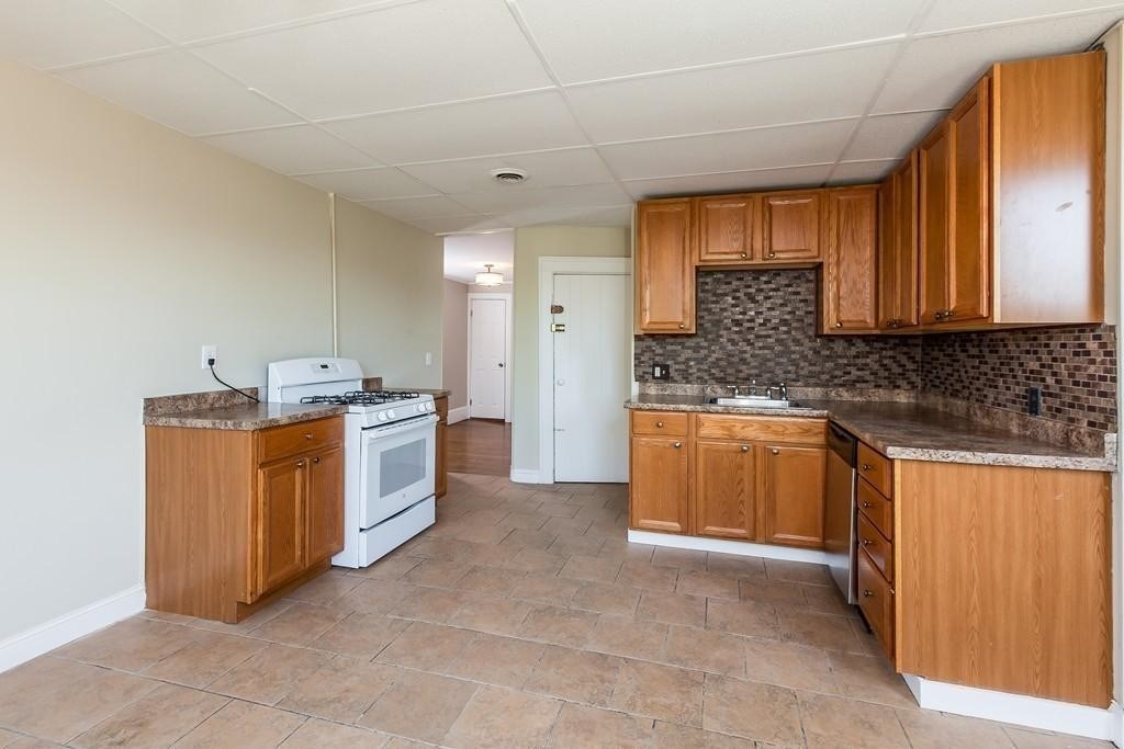 394 Riverway # 12 Property Photo 6