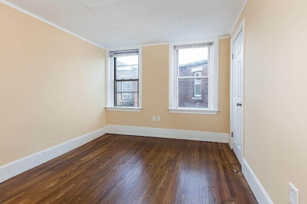 394 Riverway # 12 Property Photo 9