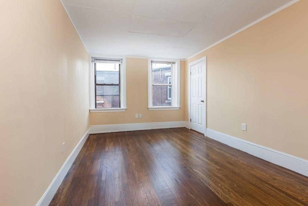 394 Riverway # 12 Property Photo 10