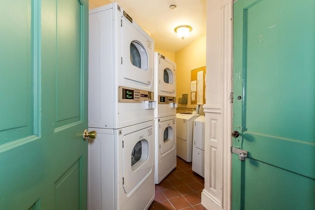 394 Riverway # 12 Property Photo 13