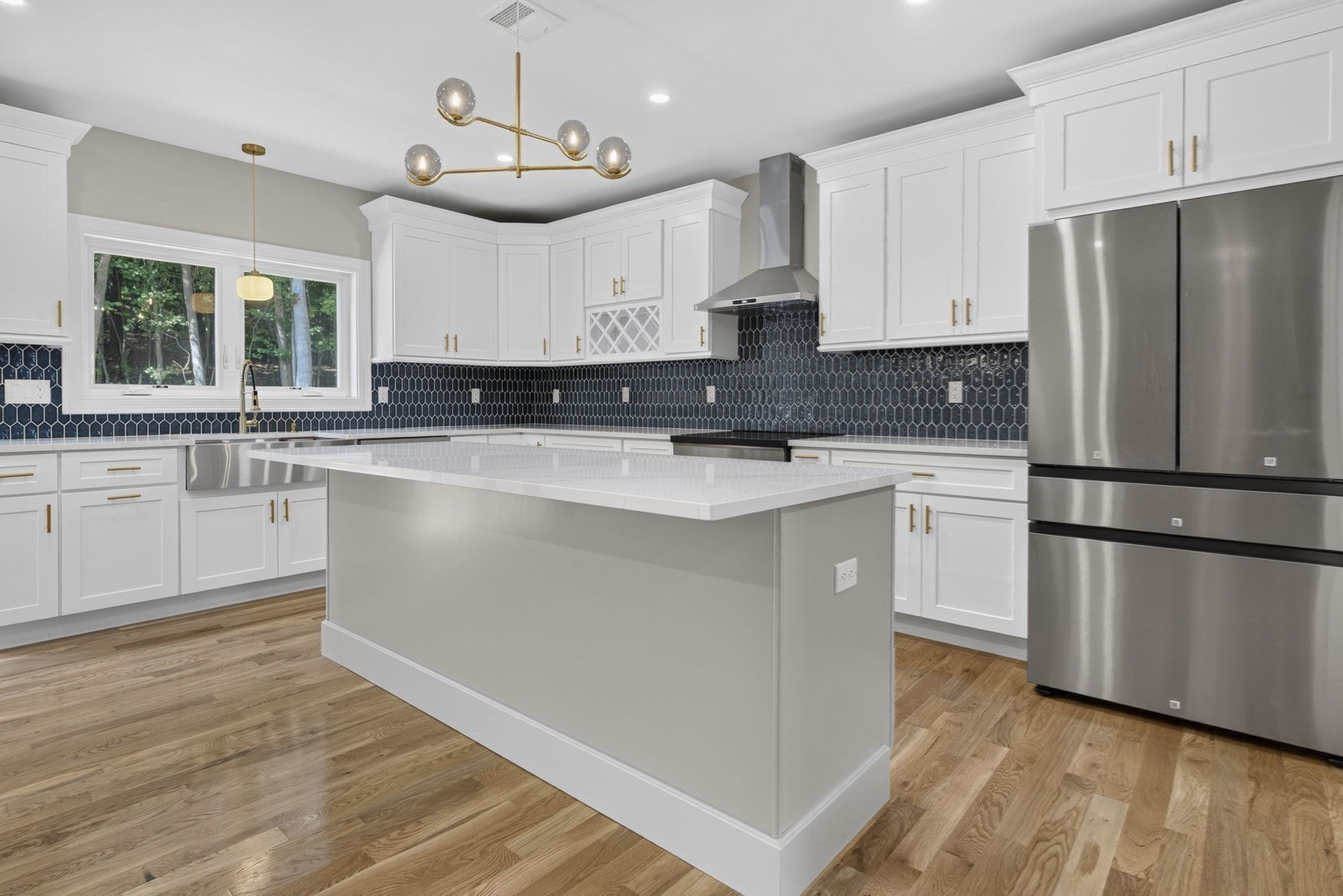 27 Rollins # B Property Photo 4
