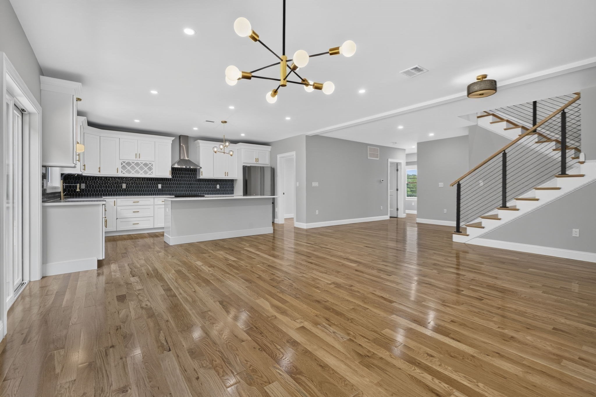 27 Rollins # B Property Photo 7