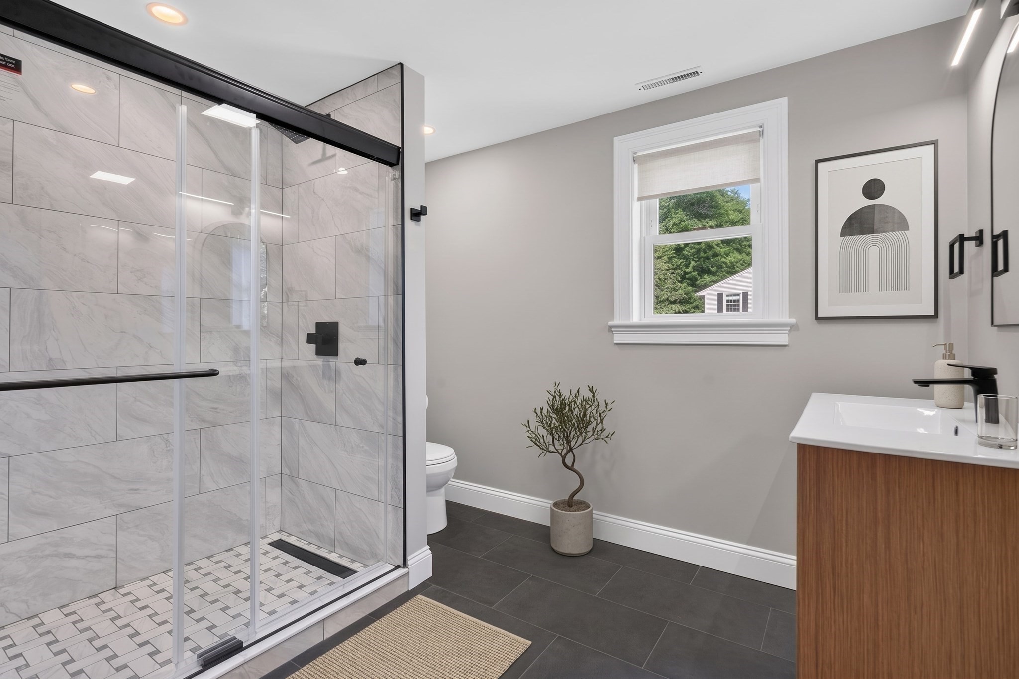 27 Rollins # B Property Photo 15