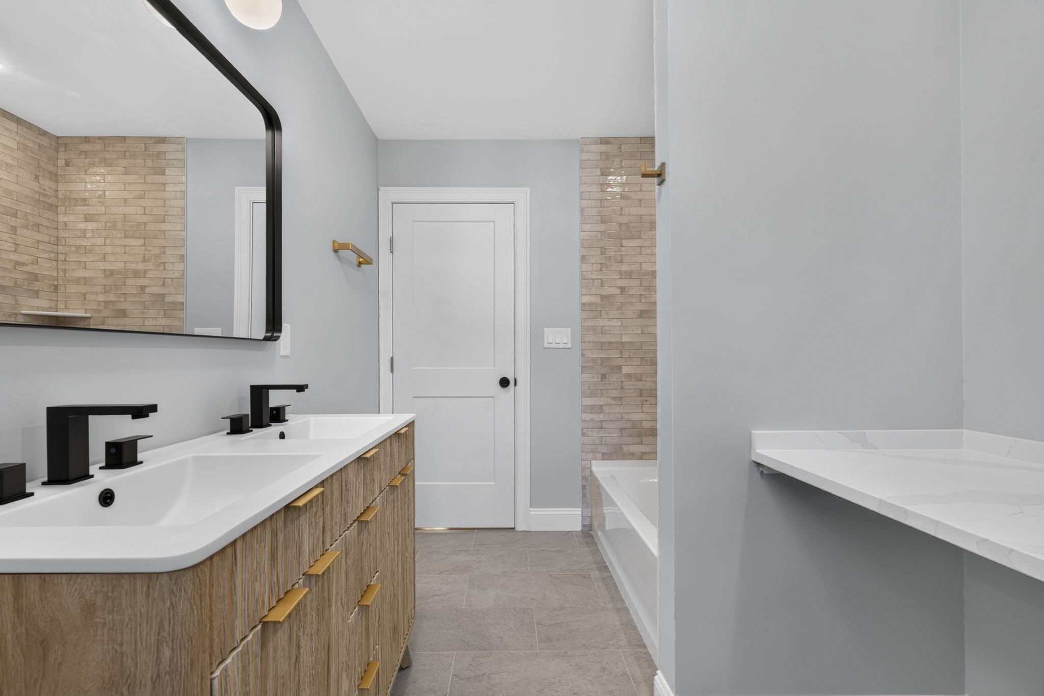 27 Rollins # B Property Photo 19