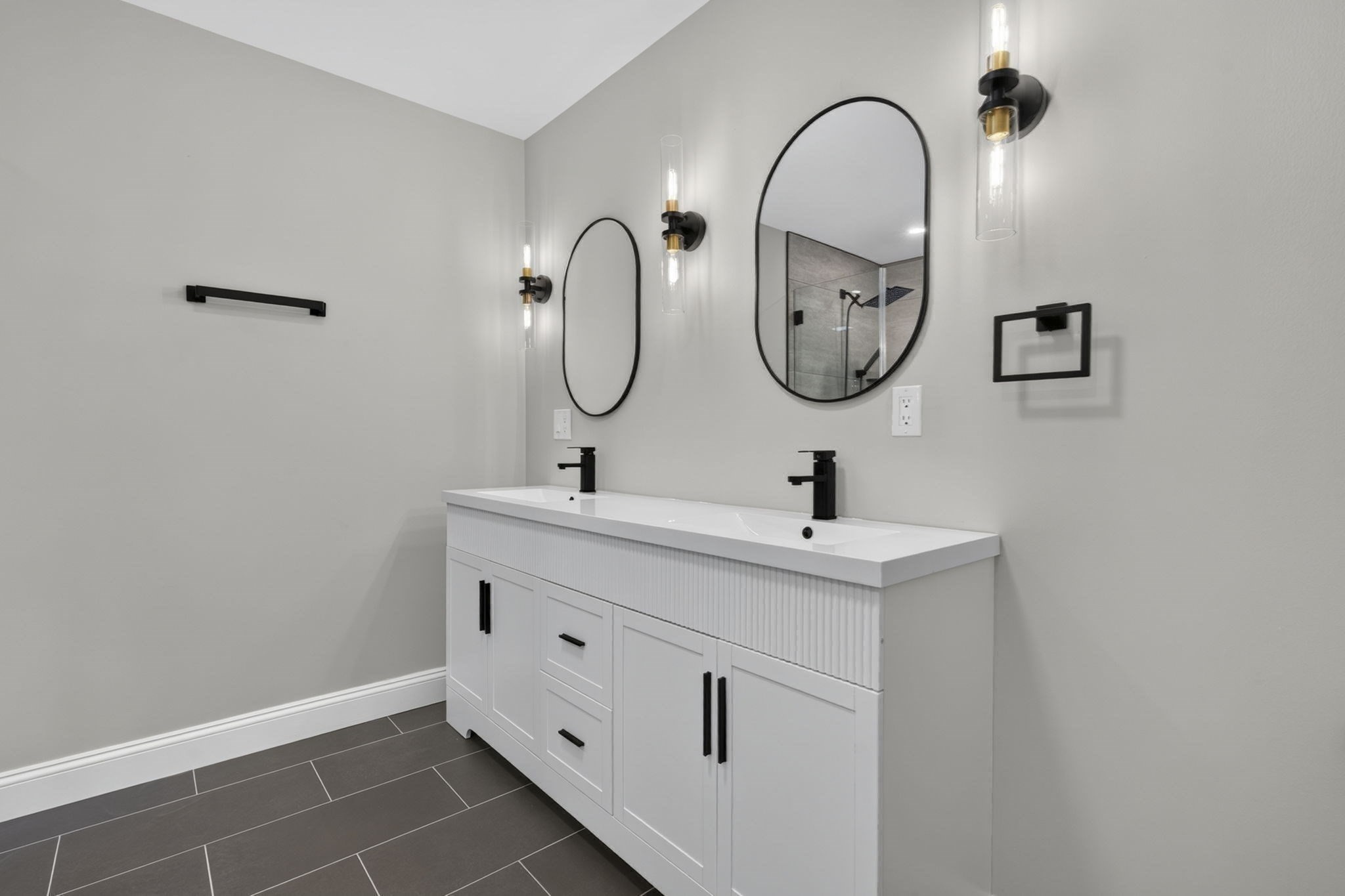 27 Rollins # B Property Photo 22