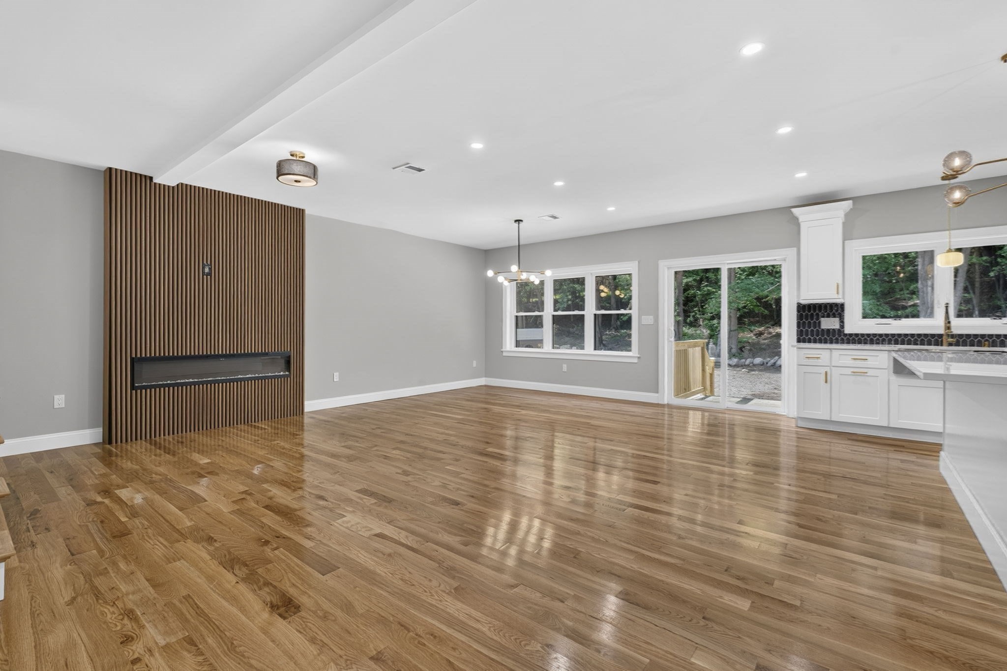 27 Rollins # B Property Photo 24