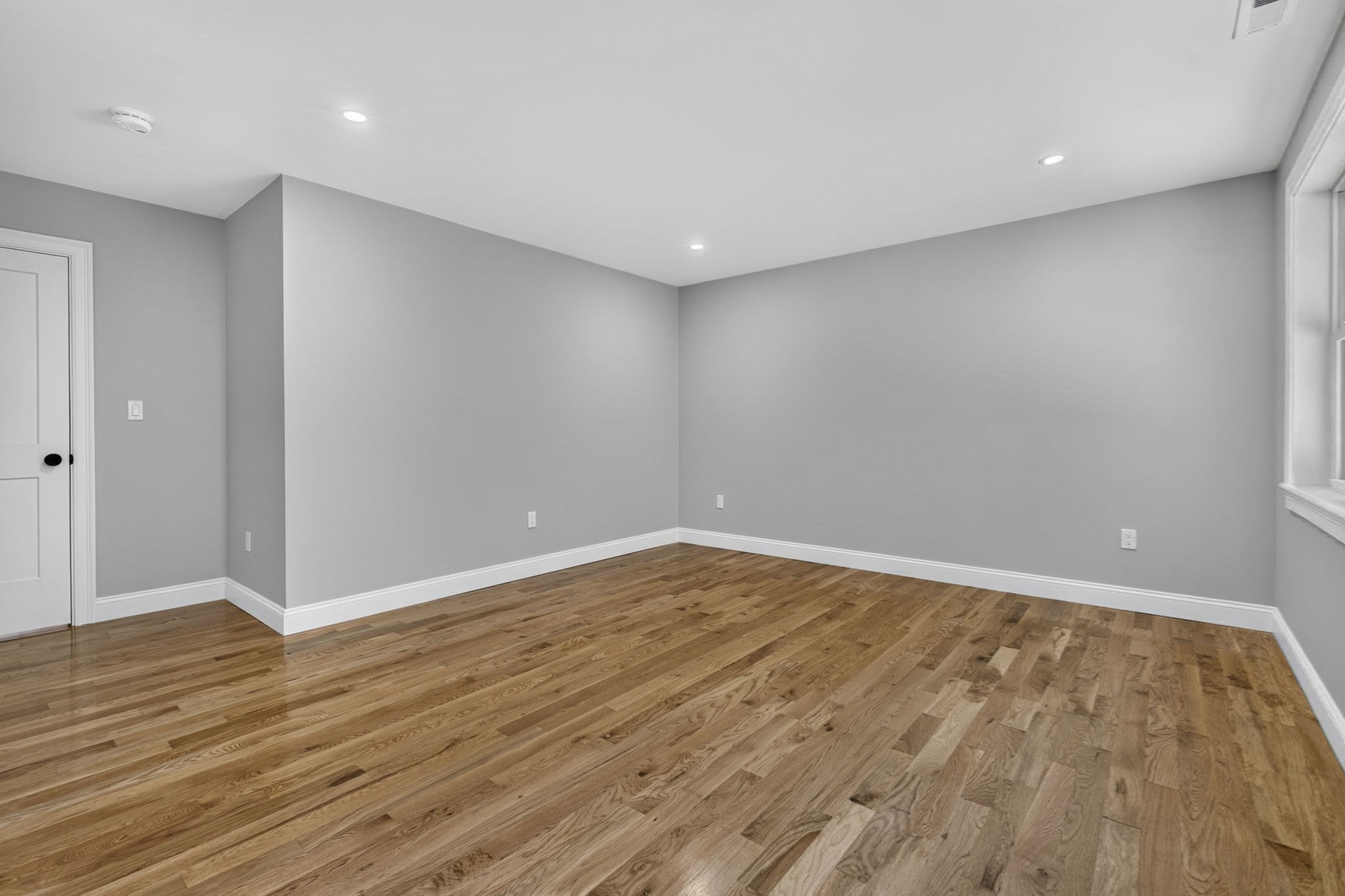 27 Rollins # B Property Photo 25