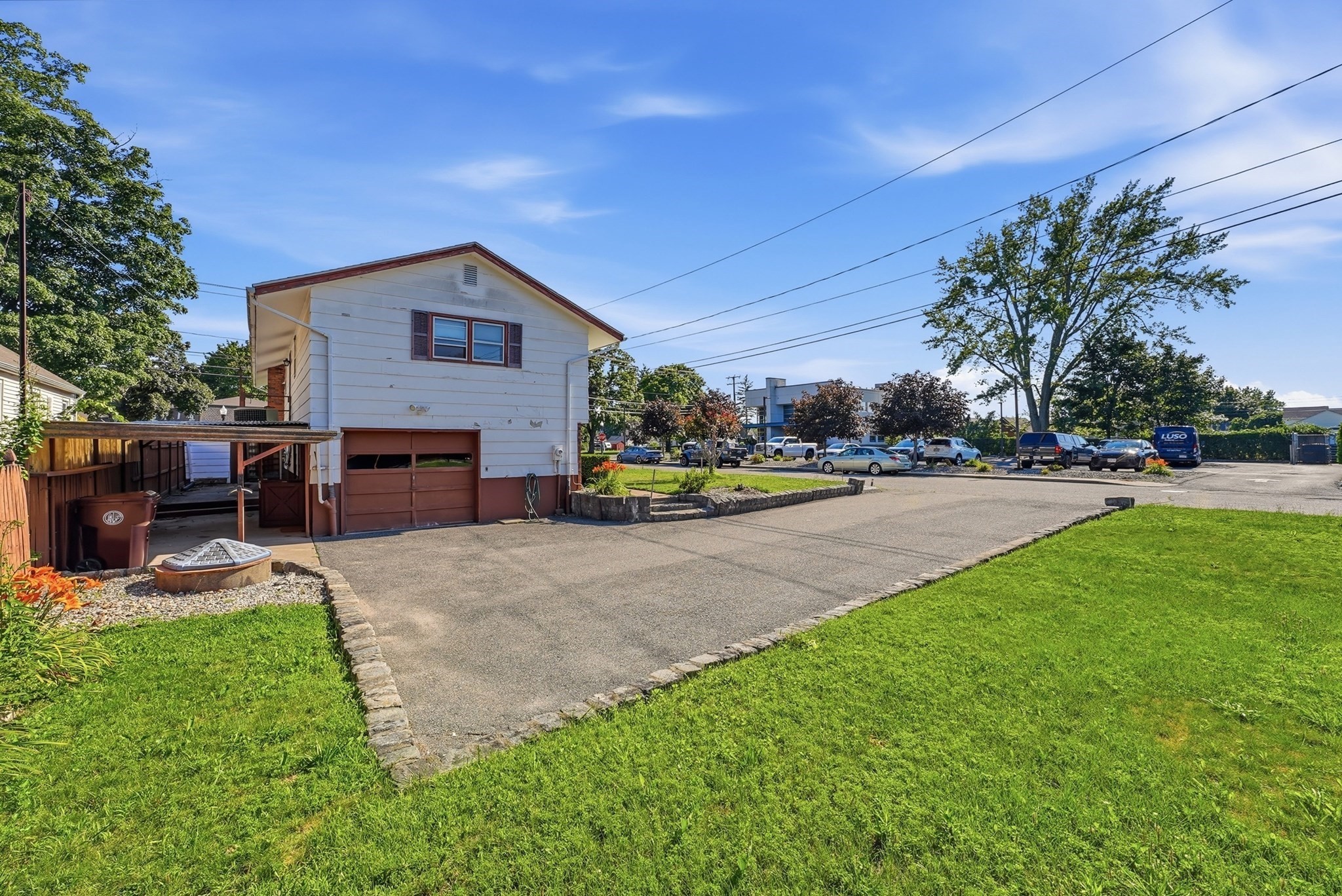 619 East St Property Photo 3