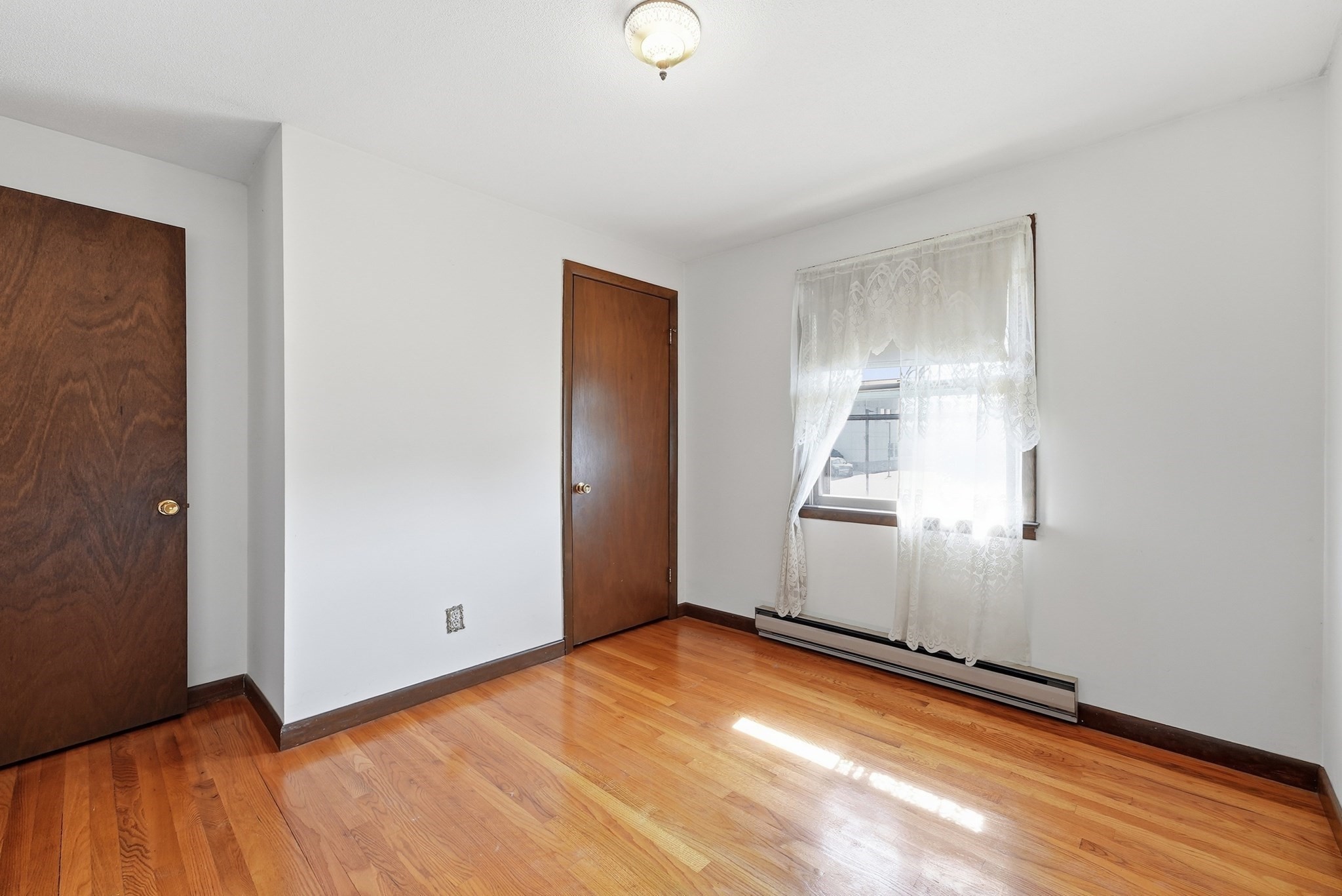 619 East St Property Photo 14