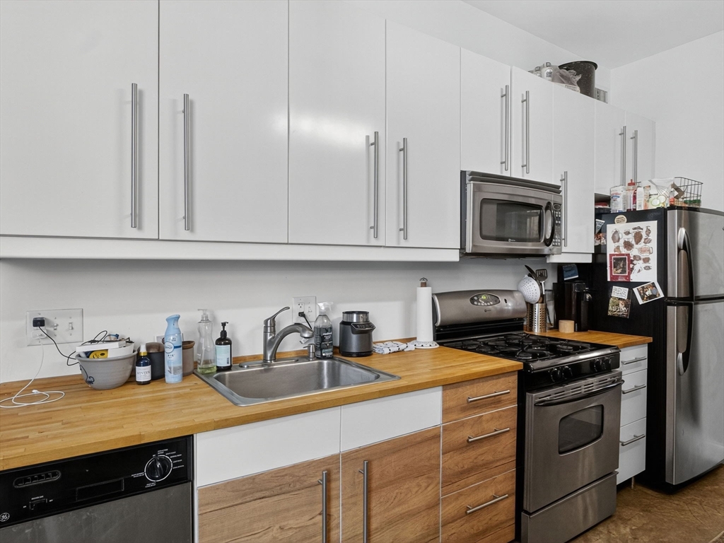 7 Crombie St # 4 Property Photo 7