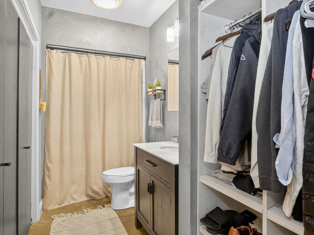 7 Crombie St # 4 Property Photo 8