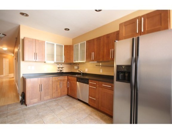 156 Harvard St # 8 Property Photo 3