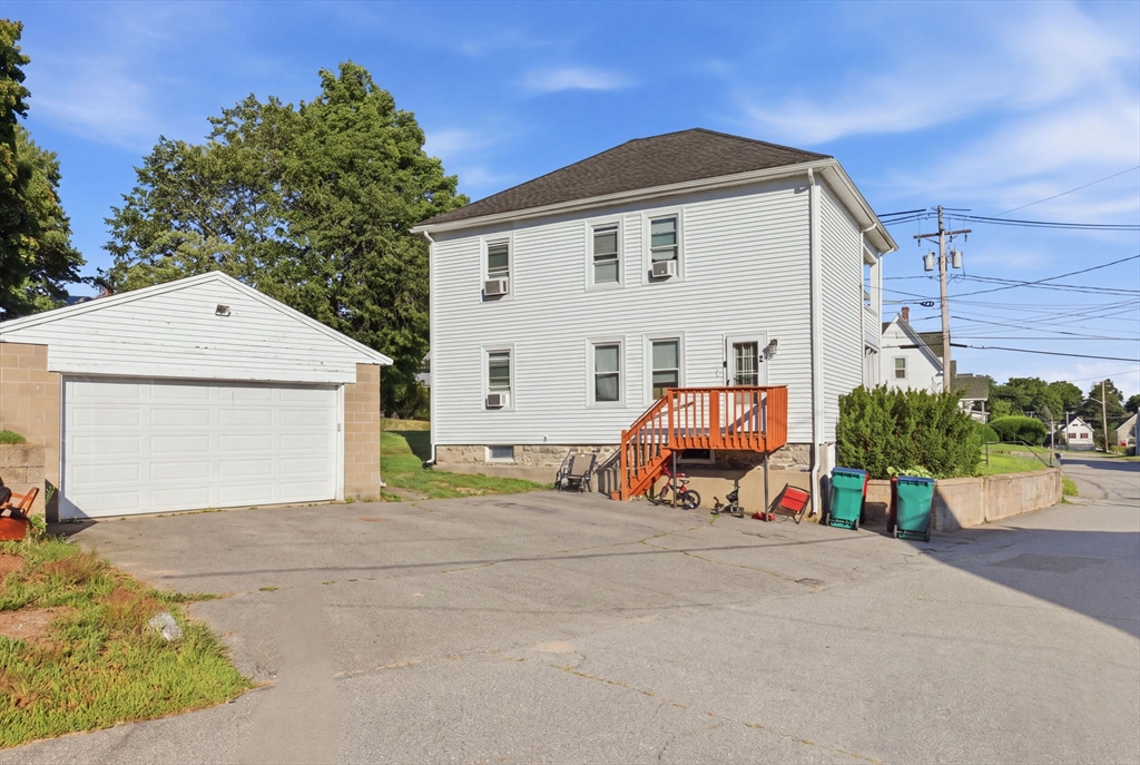 28 E Meadow Rd Property Photo 8
