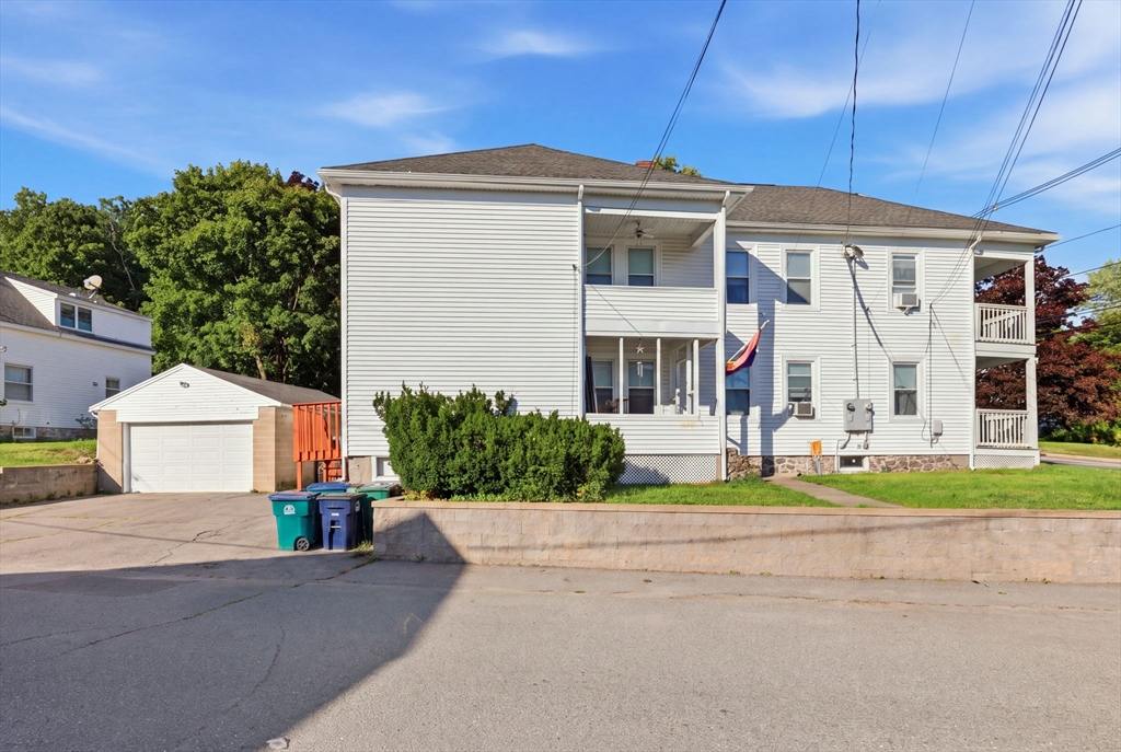 28 E Meadow Rd Property Photo 9